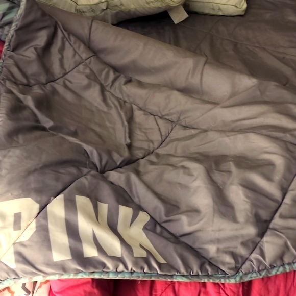 Pink Victoria secret comfortable Queen💗